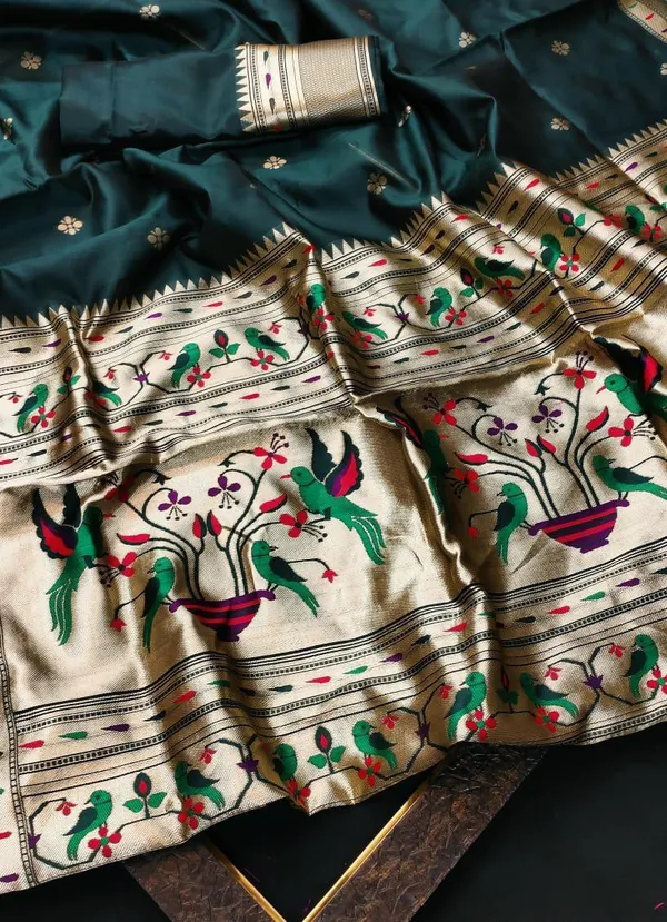 Dark_Green_Woven_Kanjivaram_Silk_Saree_with_Saree_Cover
